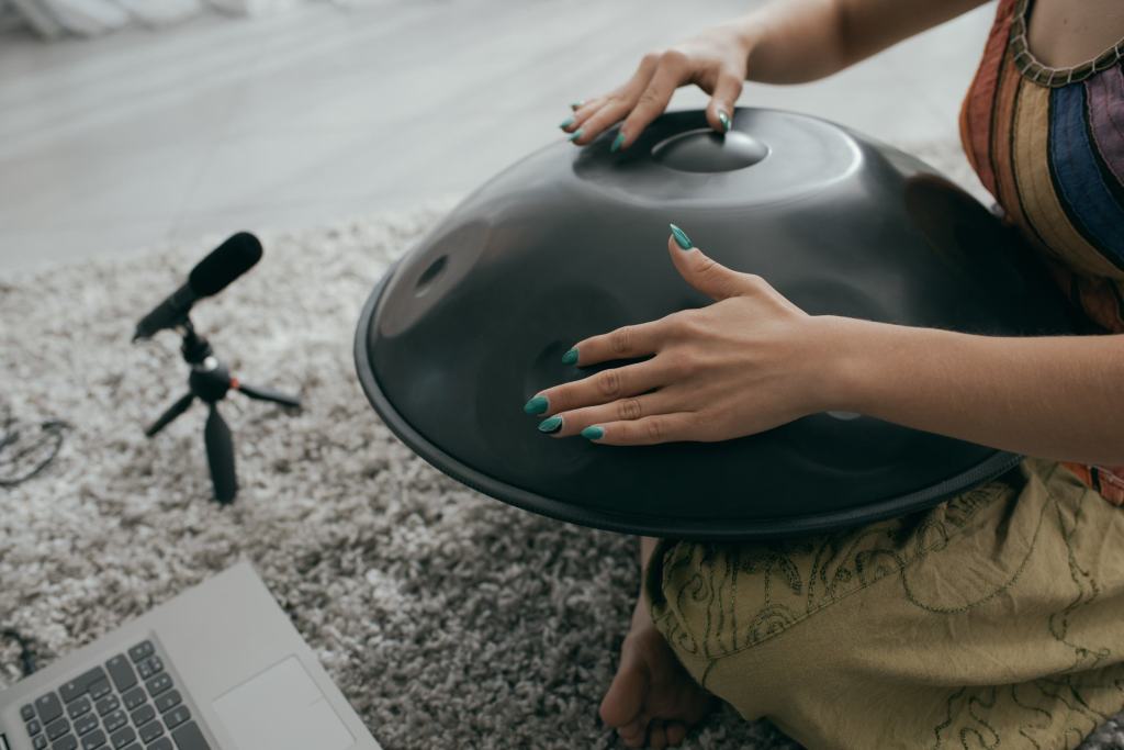 Techniques de jeu avancées sur le handpan, guide pour débutants